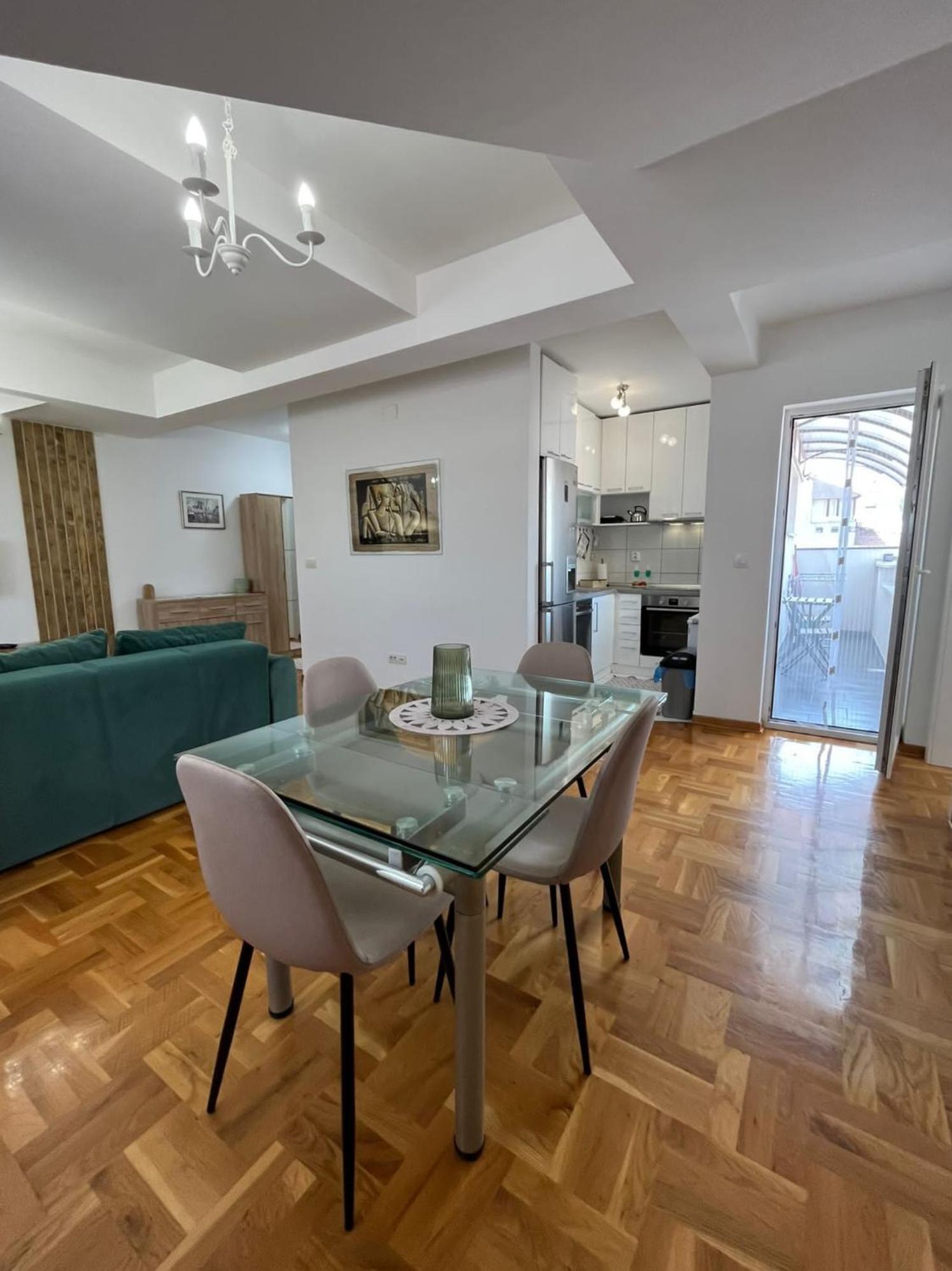 Apartman Mia Centar Krusevac Ngoại thất bức ảnh