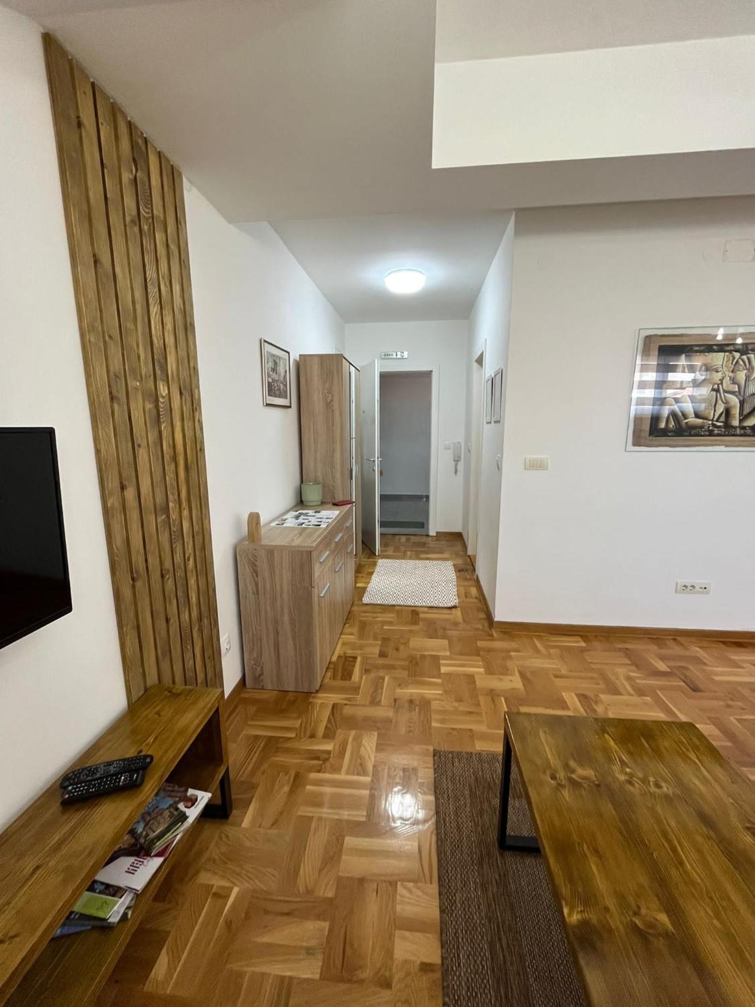 Apartman Mia Centar Krusevac Ngoại thất bức ảnh