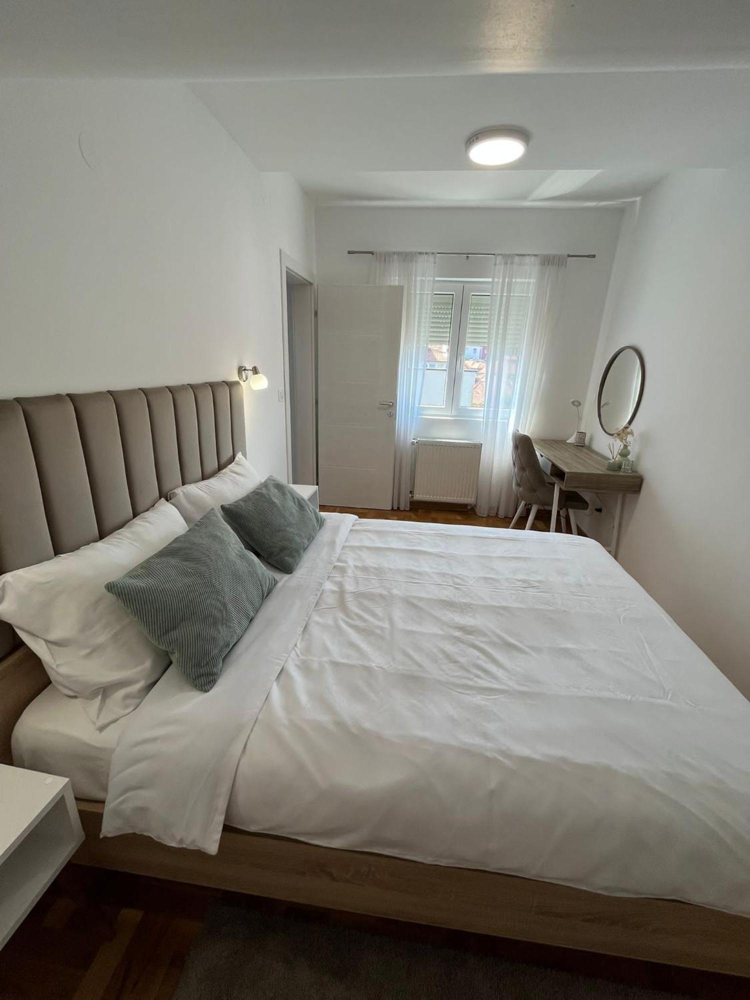 Apartman Mia Centar Krusevac Ngoại thất bức ảnh